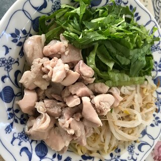 さっぱりゆで鶏ともやしの冷麺